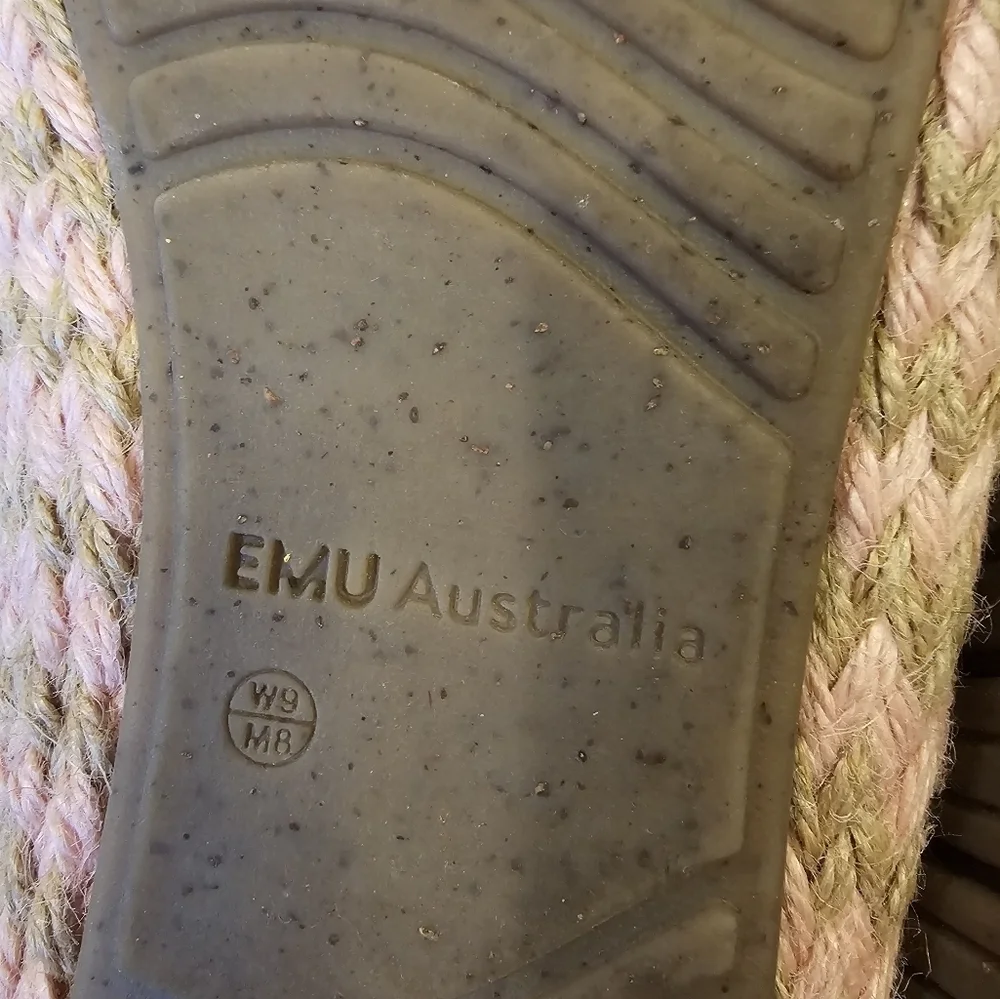 Emu australia size